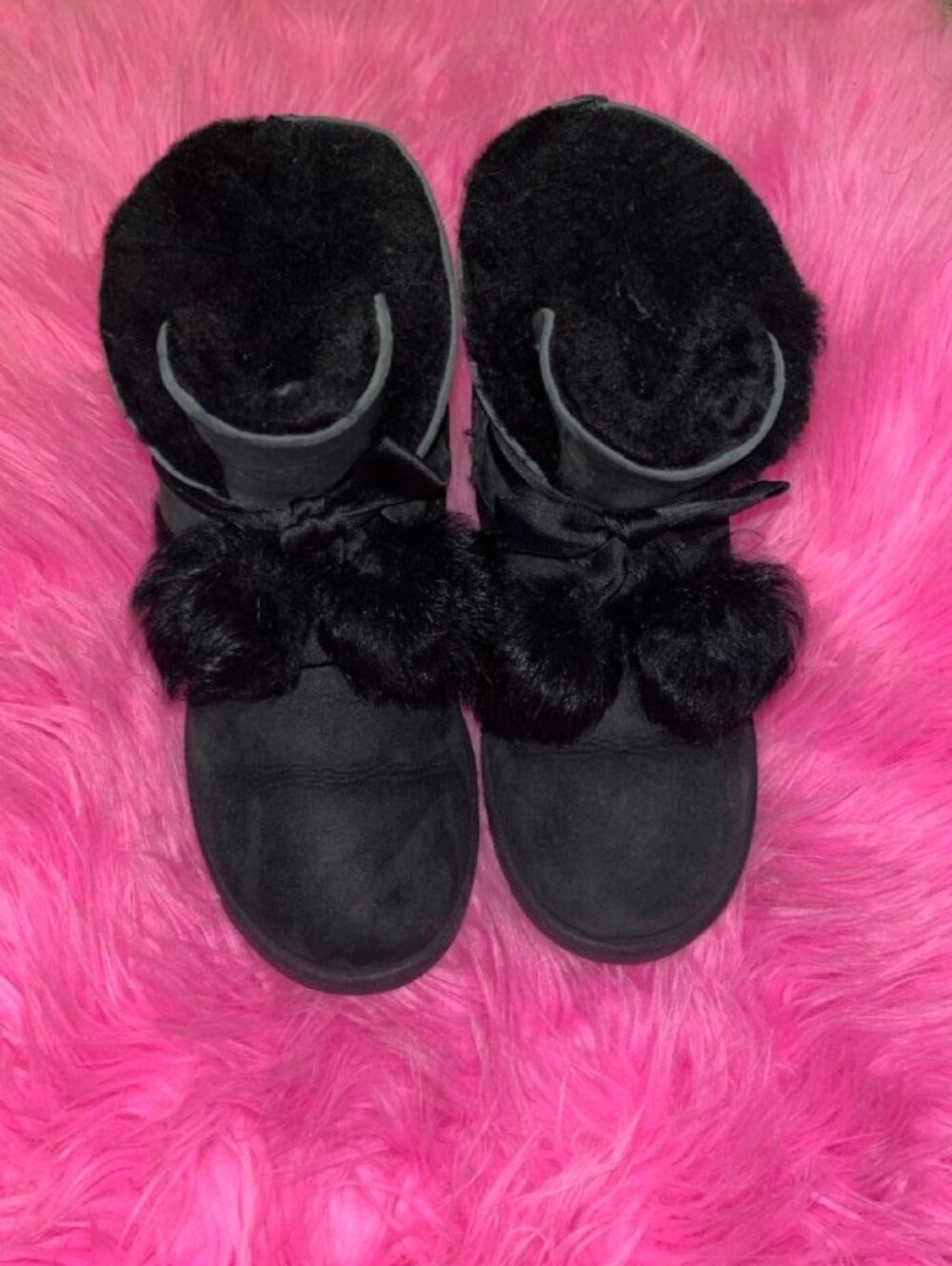 Women's UGGs Size 6